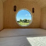 Glamping Glamping - Stylová Maringotka V Srdci Ladova Kraje, Poblíž Hlavního Města Prahy