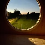 Glamping Glamping - Stylová Maringotka V Srdci Ladova Kraje, Poblíž Hlavního Města Prahy