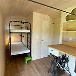 Glamping - Stylová Maringotka V Srdci Ladova Kraje, Poblíž Hlavního Města Prahy *