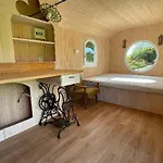 Glamping - Stylová Maringotka V Srdci Ladova Kraje, Poblíž Hlavního Města Prahy Stribrna Skalice