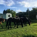 Glamping Glamping - Stylová Maringotka V Srdci Ladova Kraje, Poblíž Hlavního Města Prahy