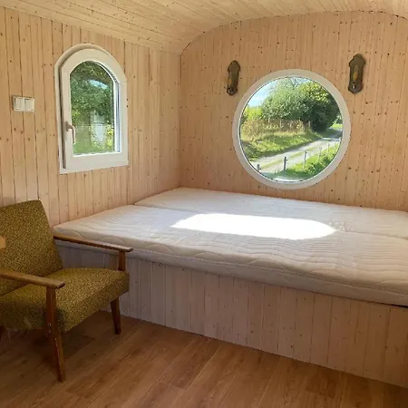 Glamping - Stylova Maringotka V Srdci Ladova Kraje, Pobliz Hlavniho Mesta Prahy 럭셔리텐트