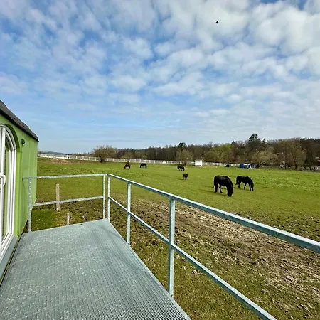 Glamping - Stylova Maringotka V Srdci Ladova Kraje, Pobliz Hlavniho Mesta Prahy خيمة فخمة *