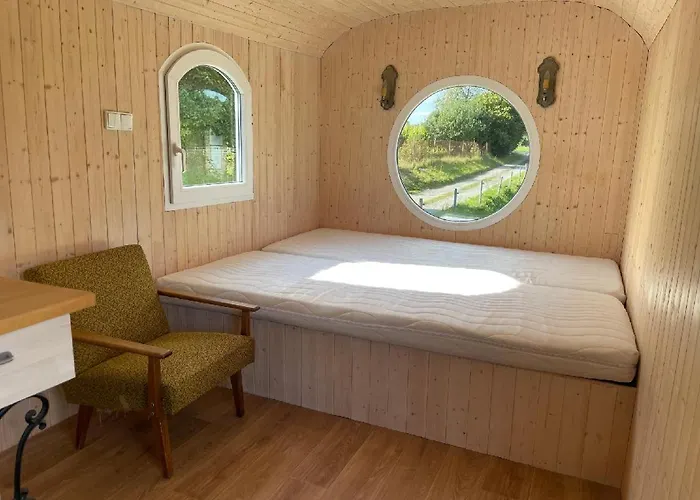 Glamping - Stylova Maringotka V Srdci Ladova Kraje, Pobliz Hlavniho Mesta Prahy خيمة فخمة