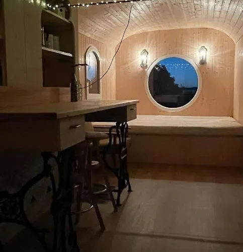خيمة فخمة Glamping - Stylova Maringotka V Srdci Ladova Kraje, Pobliz Hlavniho Mesta Prahy