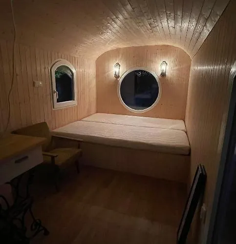 Glamping - Stylova Maringotka V Srdci Ladova Kraje, Pobliz Hlavniho Mesta Prahy خيمة فخمة *